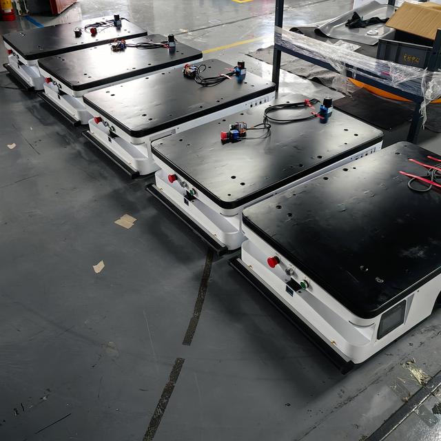 AGV小车真聪明？揭秘它不迷路、不撞墙的工作原理！