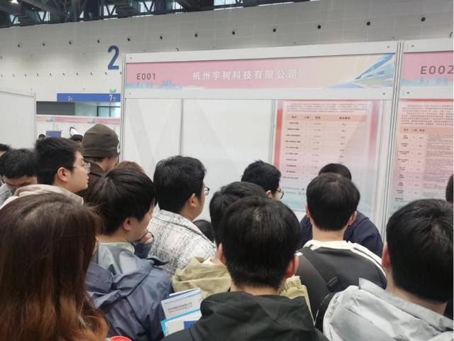 AI来了：人工智能缘何成为2025年最热话题？