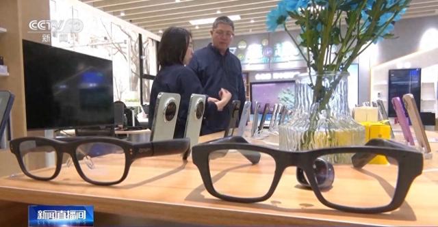 当手机电脑都加上“AI”前缀 生活会发生什么变化